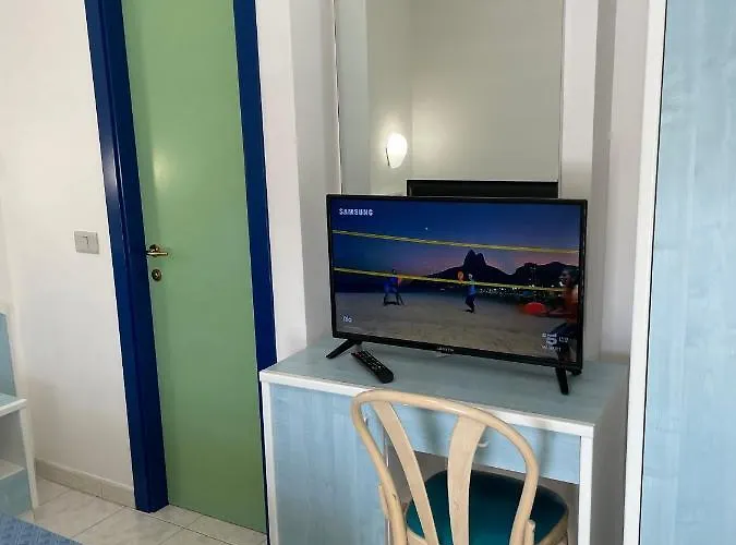 Отель Desiree Альба-Адриатика