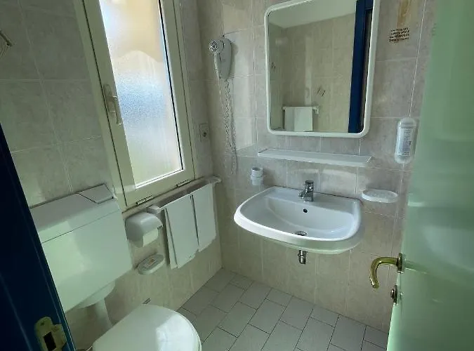 Отель Desiree 2*