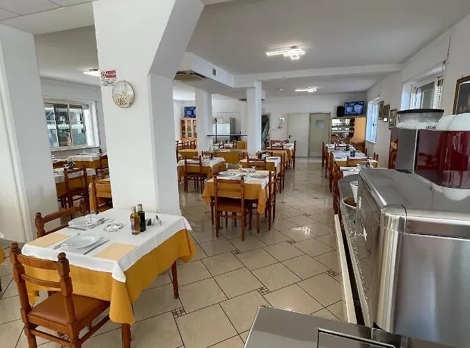 Desiree Отель Альба-Адриатика